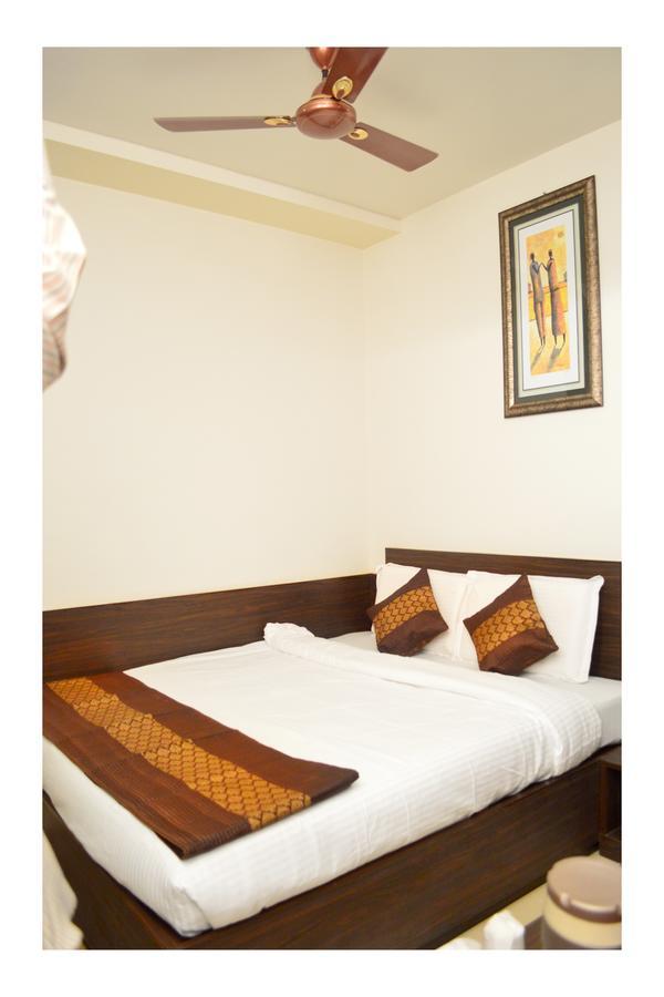 Hotel Abhinandan Inn Jaipur Exteriör bild