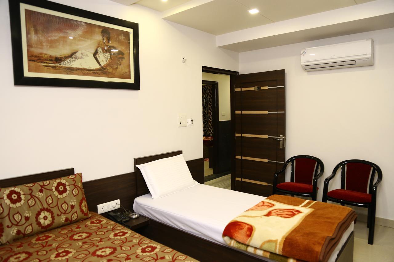 Hotel Abhinandan Inn Jaipur Exteriör bild