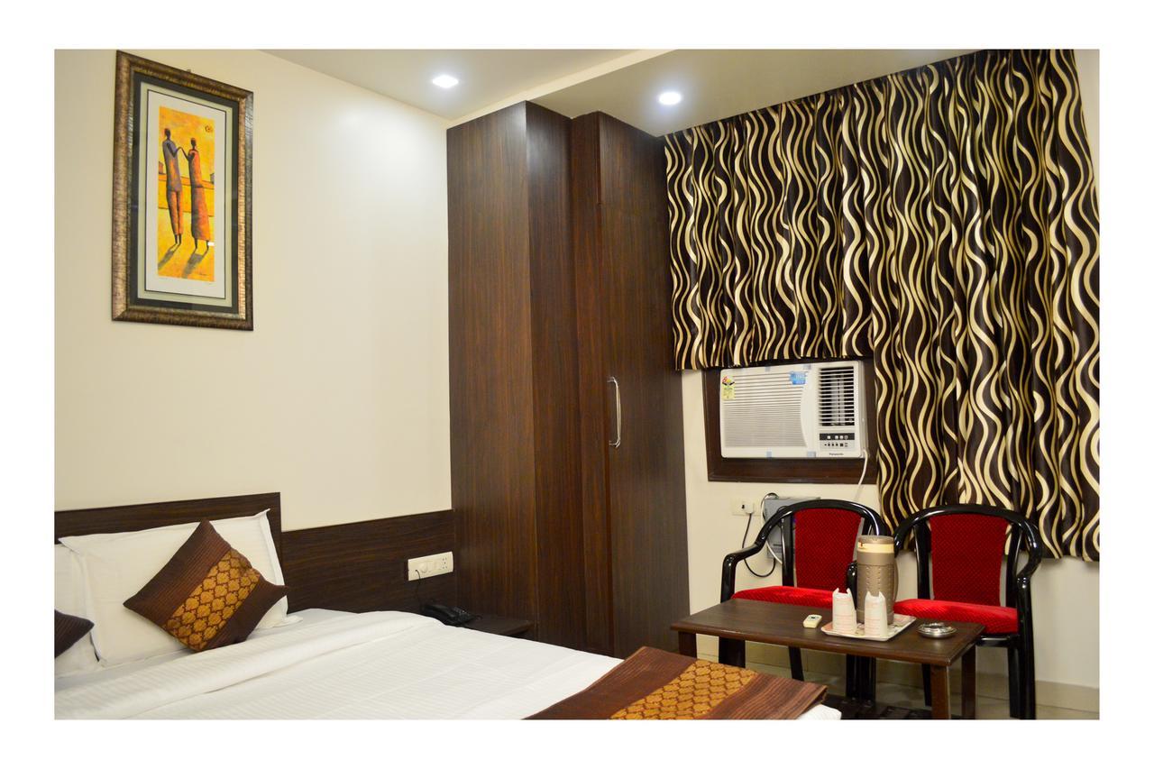 Hotel Abhinandan Inn Jaipur Exteriör bild