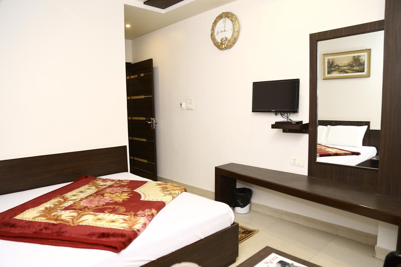 Hotel Abhinandan Inn Jaipur Exteriör bild