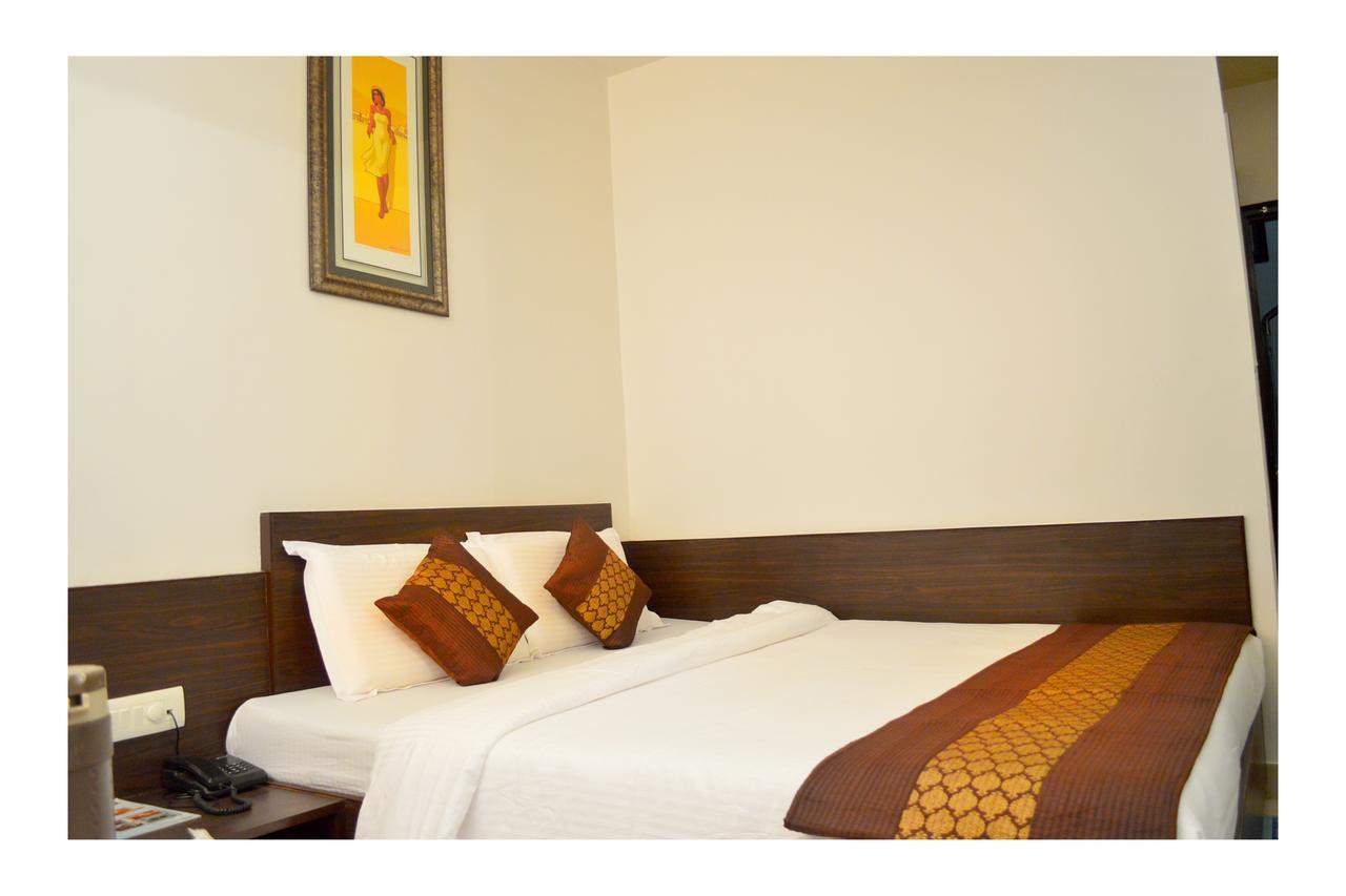 Hotel Abhinandan Inn Jaipur Exteriör bild