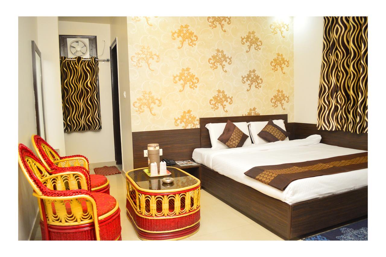 Hotel Abhinandan Inn Jaipur Exteriör bild