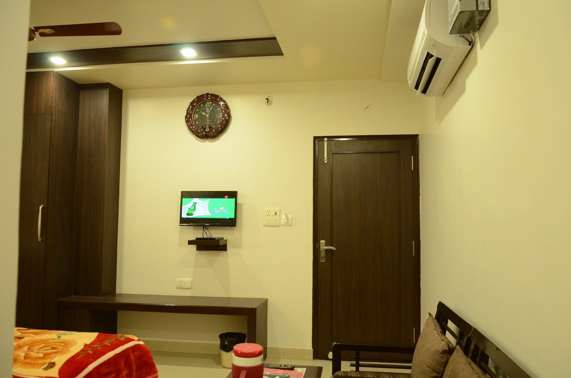 Hotel Abhinandan Inn Jaipur Exteriör bild