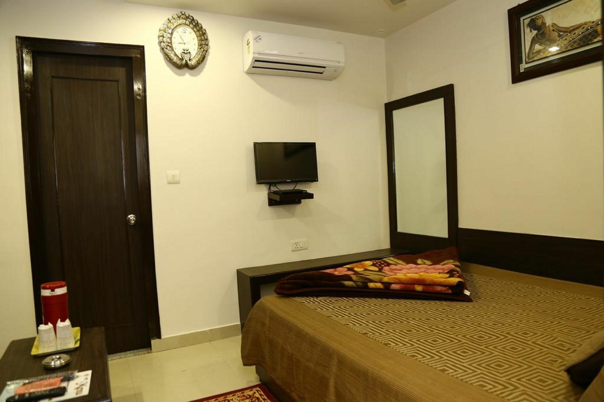 Hotel Abhinandan Inn Jaipur Exteriör bild