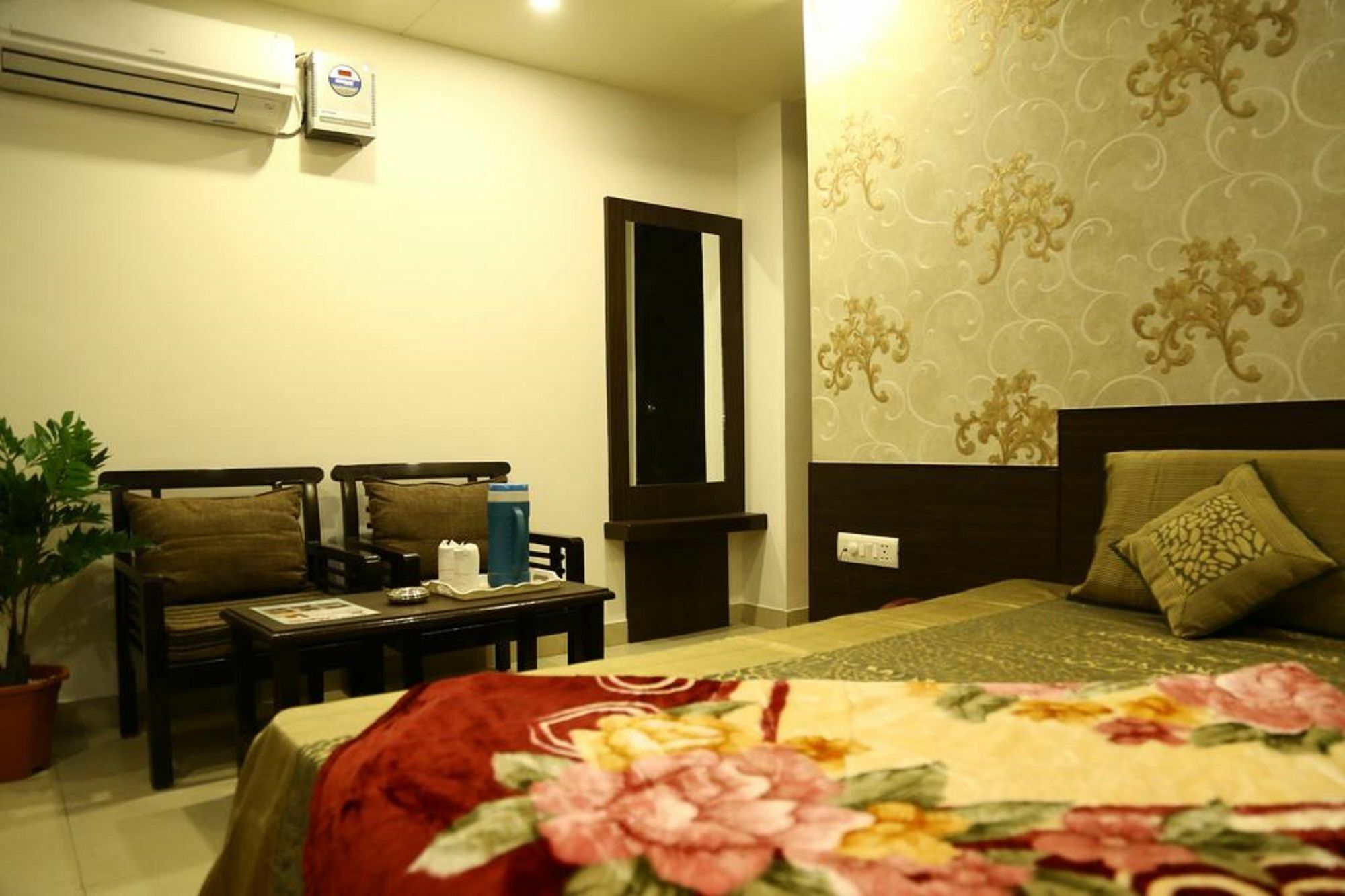 Hotel Abhinandan Inn Jaipur Exteriör bild