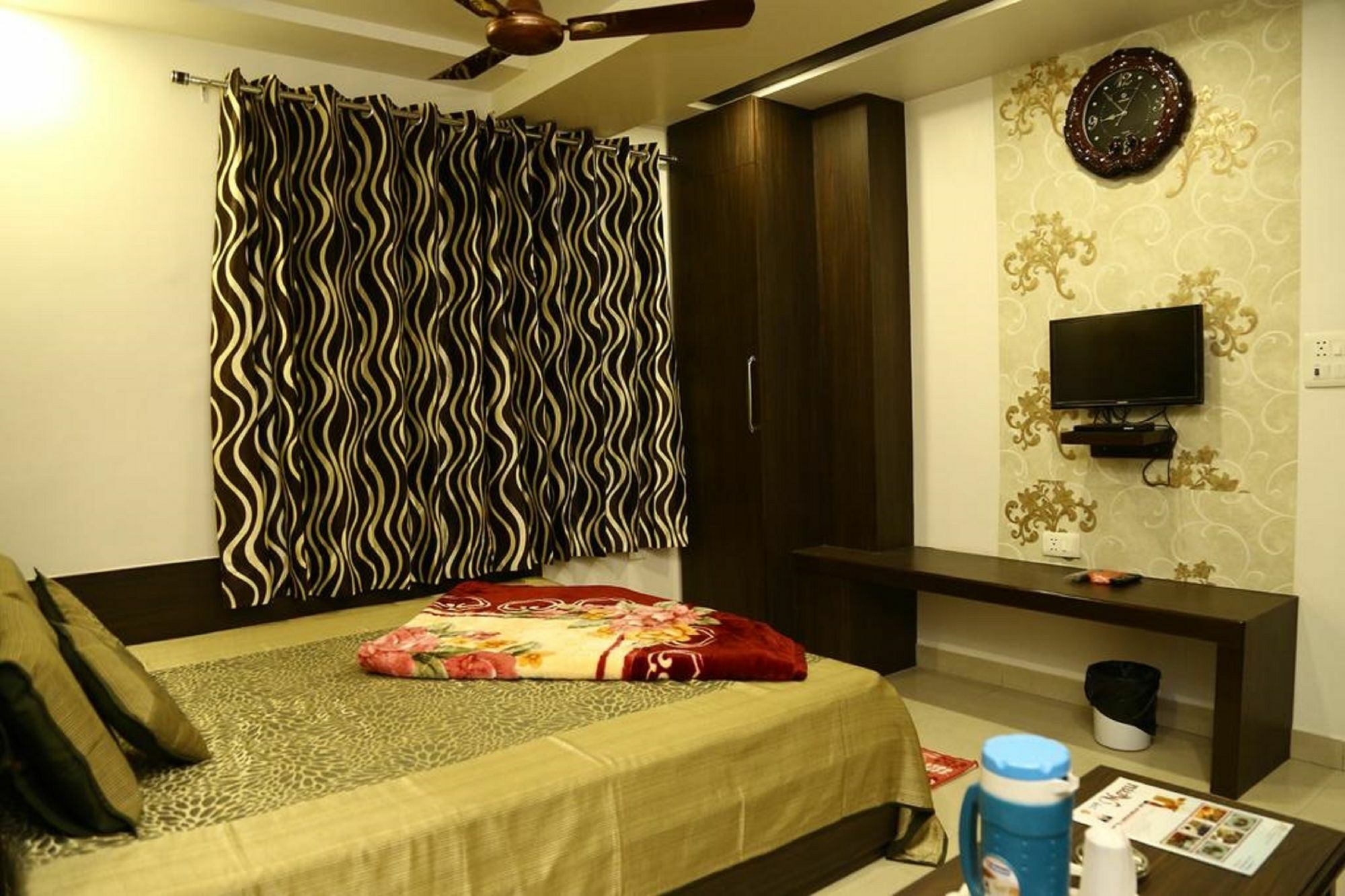 Hotel Abhinandan Inn Jaipur Exteriör bild