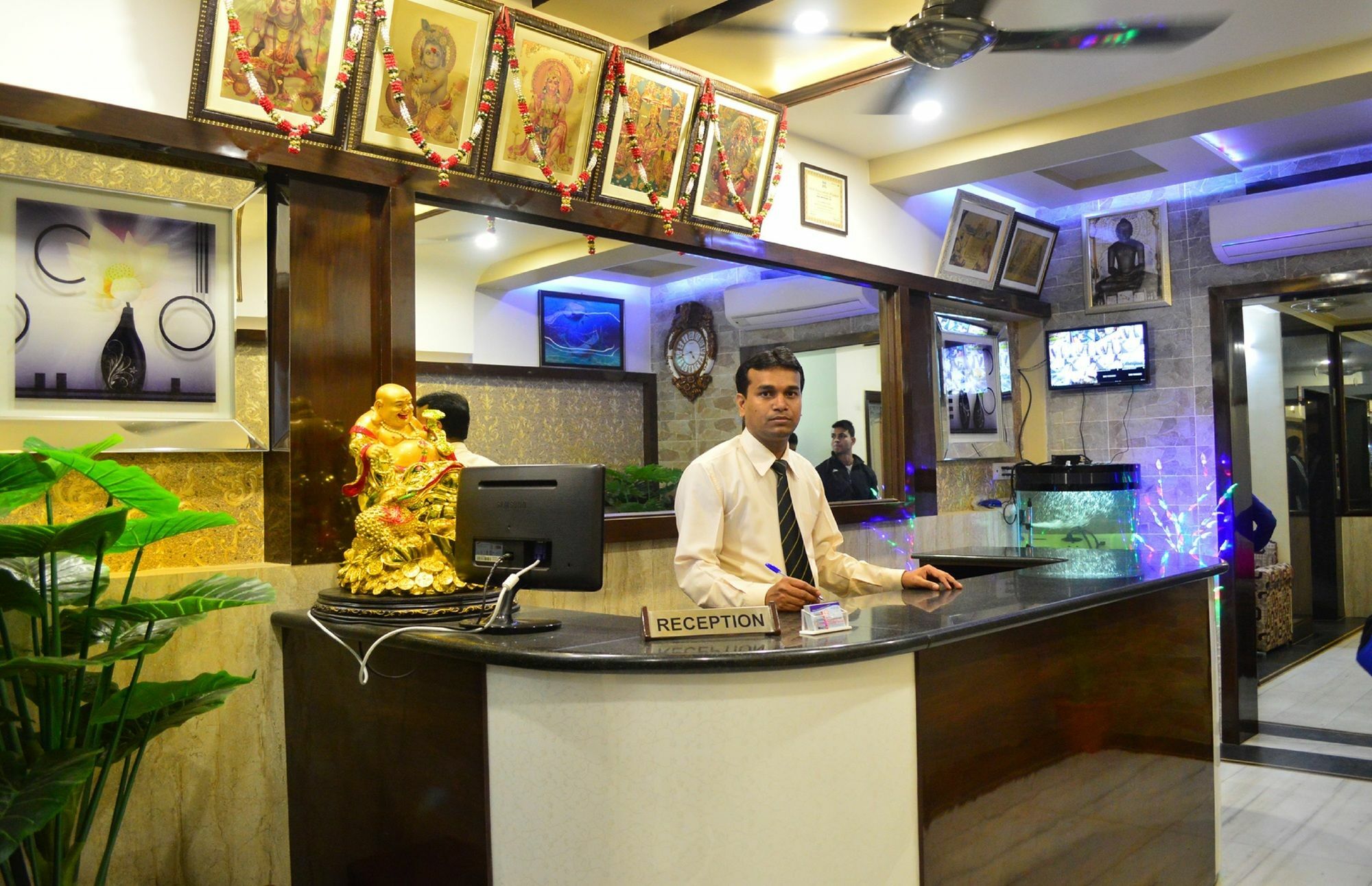 Hotel Abhinandan Inn Jaipur Exteriör bild
