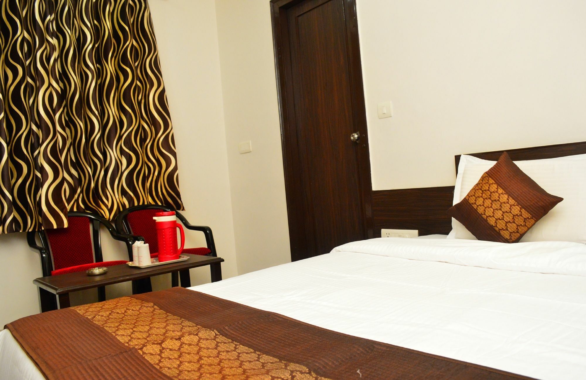 Hotel Abhinandan Inn Jaipur Exteriör bild
