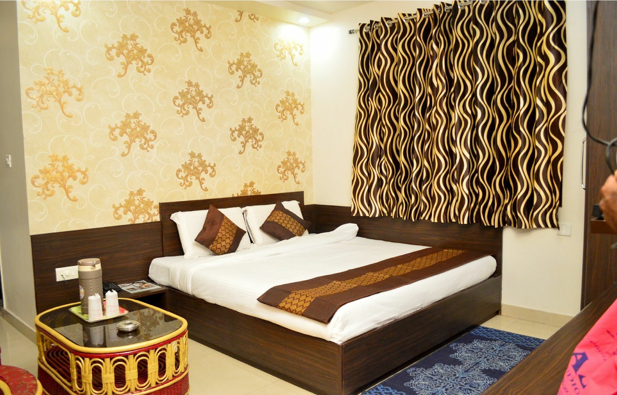 Hotel Abhinandan Inn Jaipur Exteriör bild